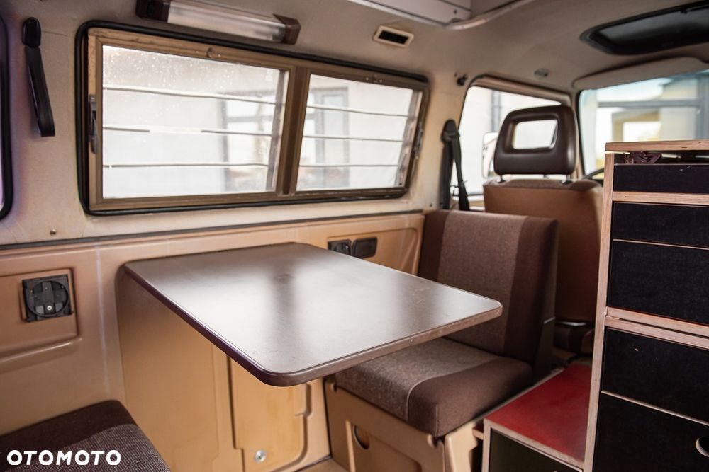 Volkswagen Multivan - 18