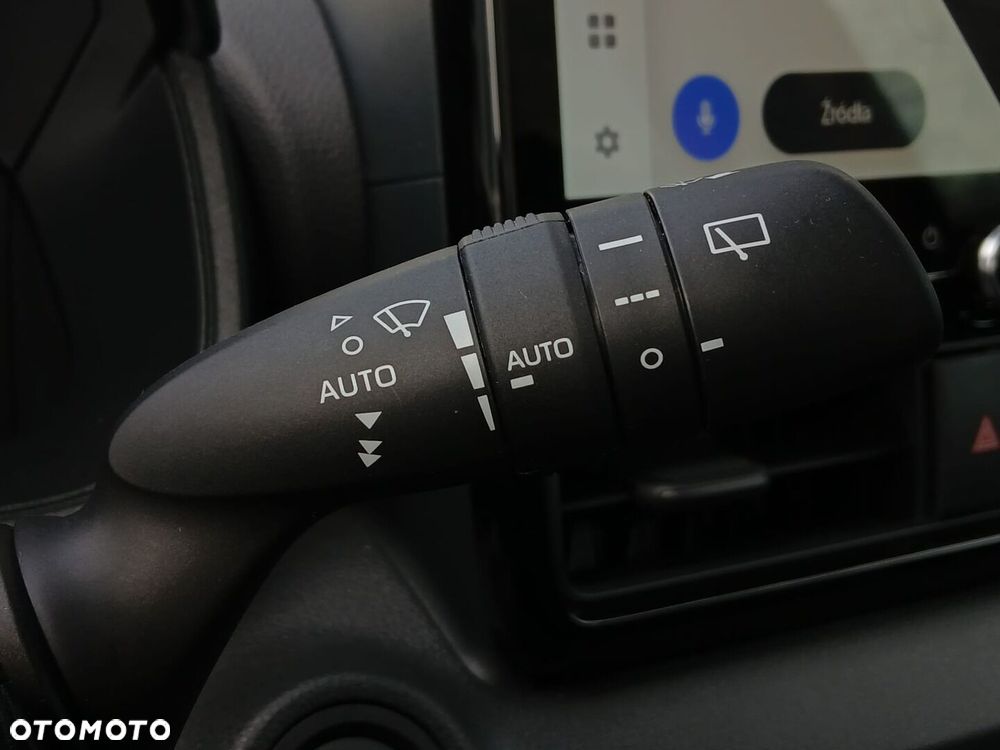 Toyota Yaris Hybrid 1.5 GR Sport - 32