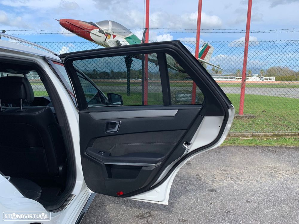 Mercedes-Benz E 220 BlueTEC Avantgarde Auto. - 46