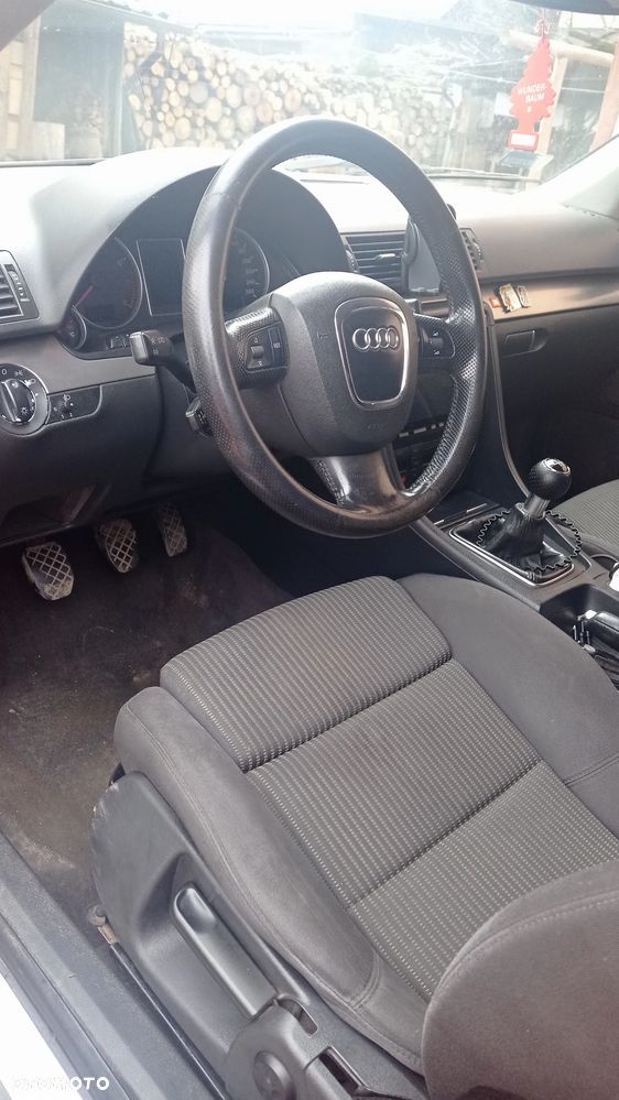 Audi A4 Limousine - 7
