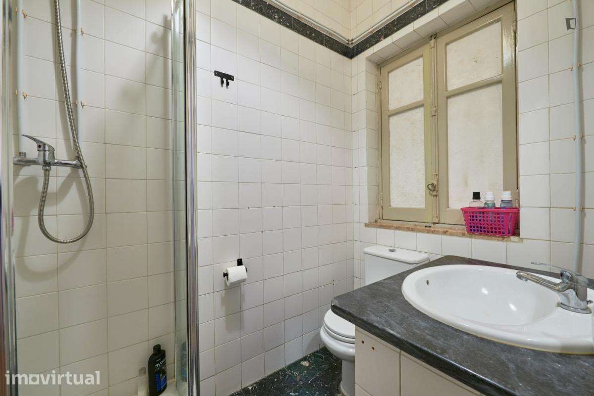 Quarto - localizado em Alameda Lisbon - Grande imagem: 2/21
