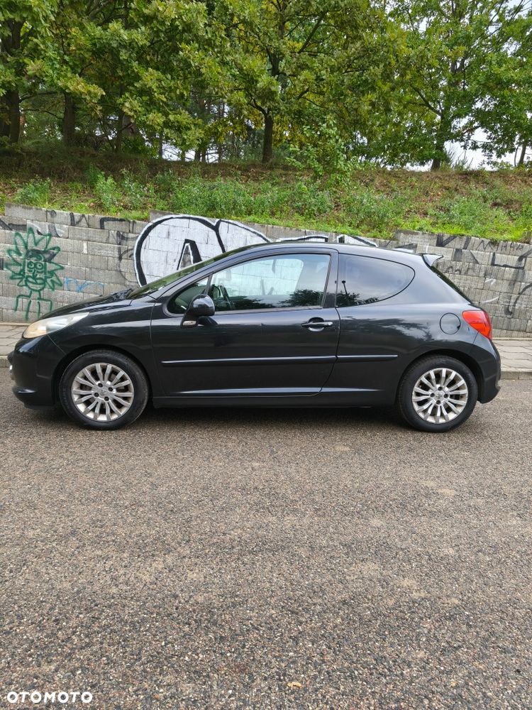 Peugeot 207 - 1
