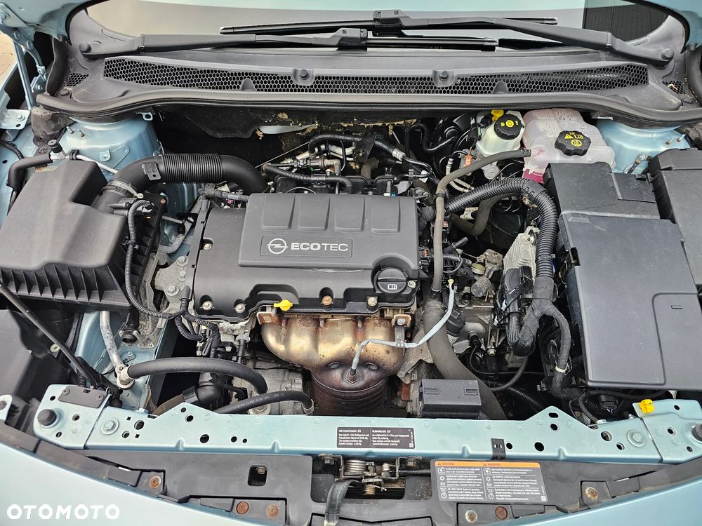 Opel Astra 1.4 ecoFLEX Cosmo - 28