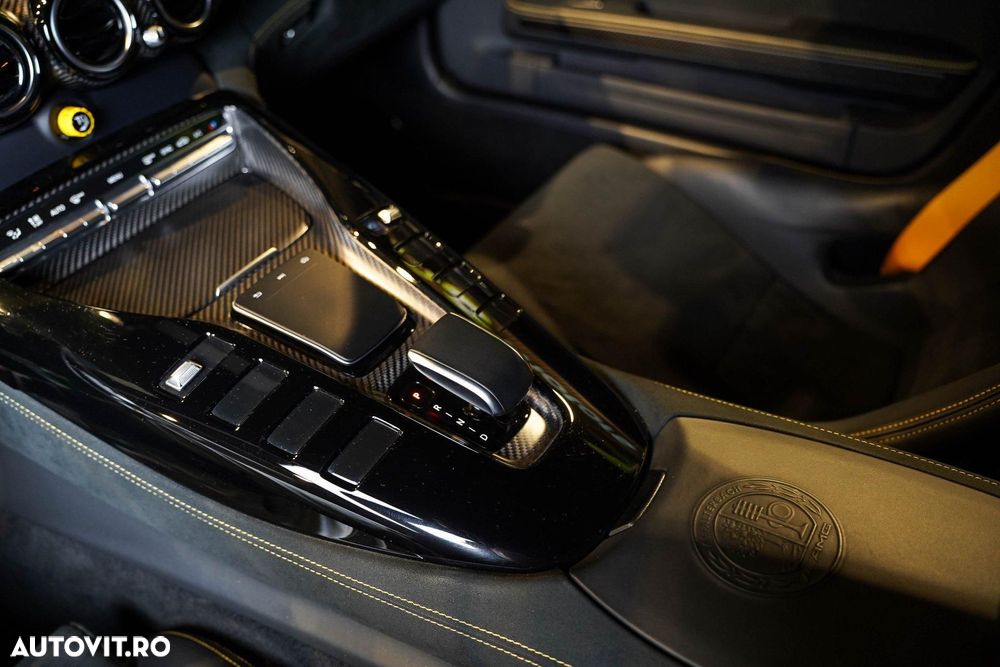 Mercedes-Benz AMG GT R - 35