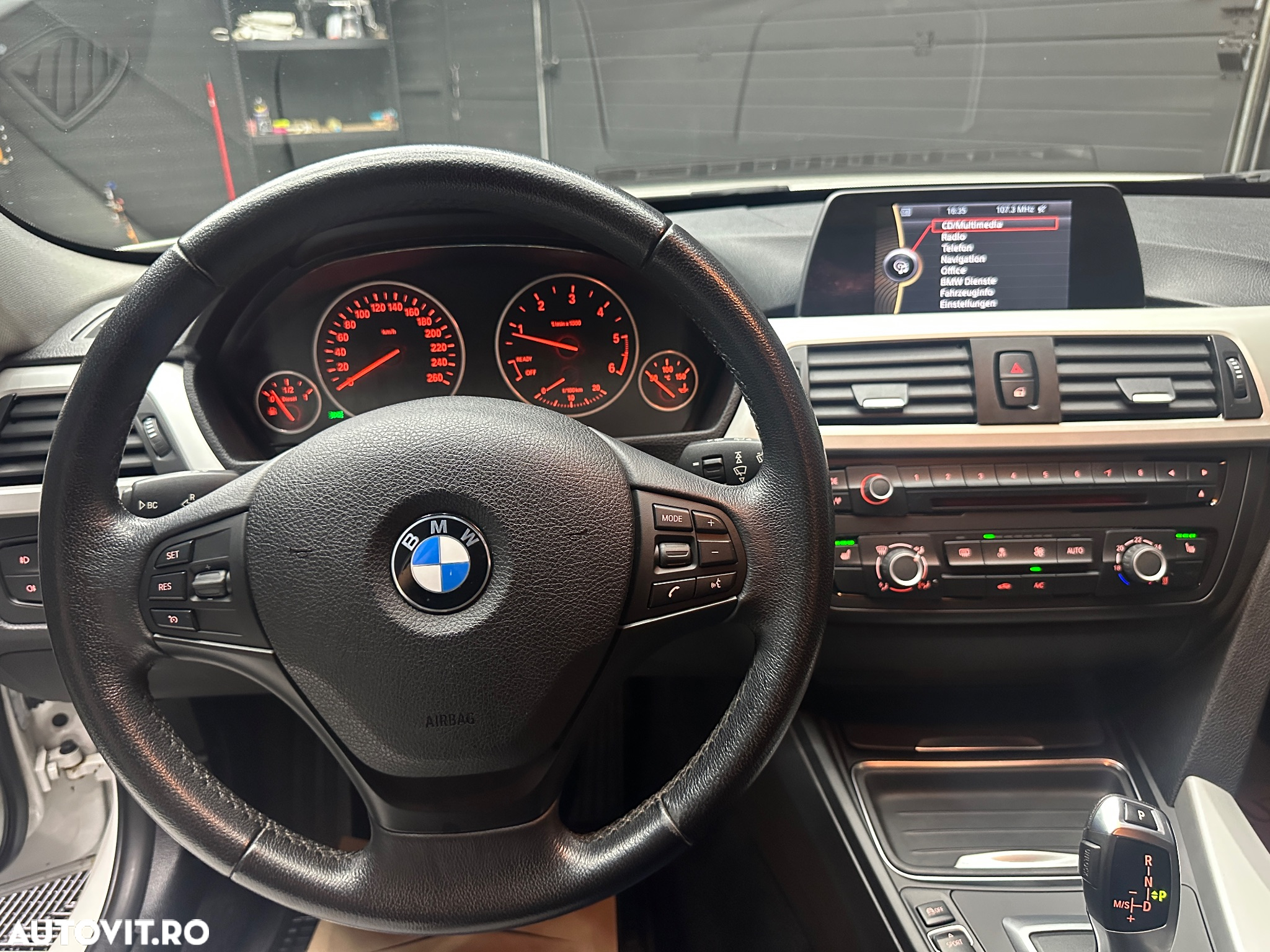 BMW Seria 3 320d Touring Aut. Sport Line - 24