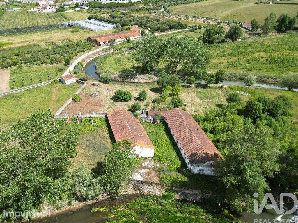 Casa / Villa em Golpilheira de 3294,00 m2 - Grande imagem: 3/28