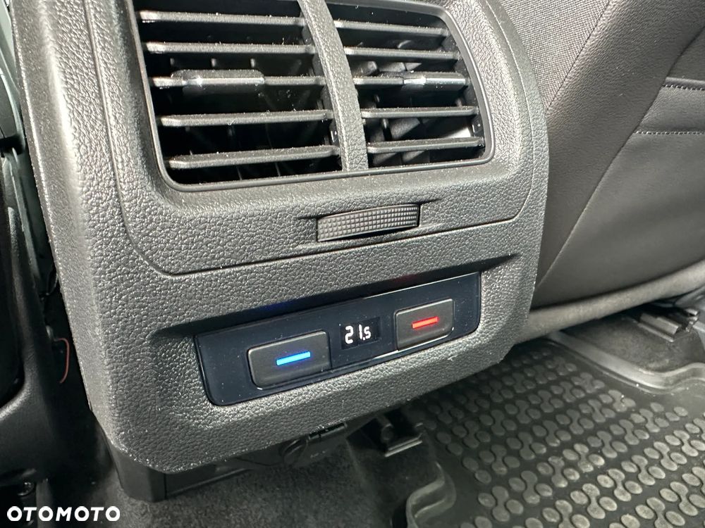 Volkswagen Touran 2.0 TDI BMT Comfortline - 25