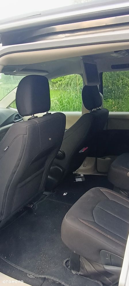 Chrysler Pacifica - 6
