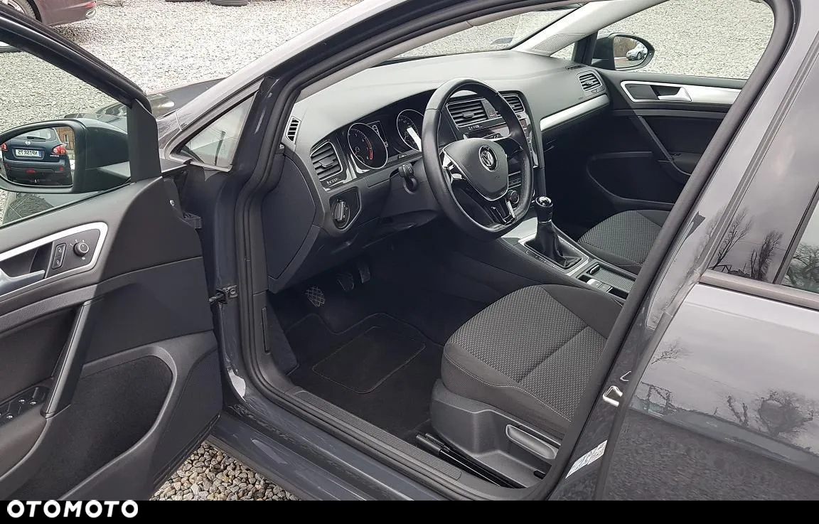 Volkswagen Golf - 21