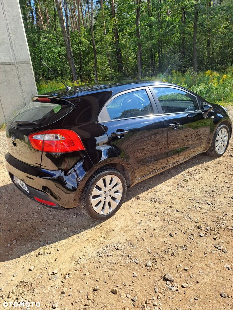 Kia Rio - 5
