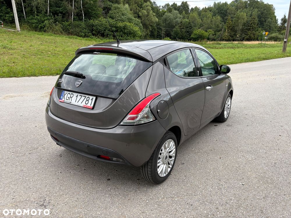 Lancia Ypsilon 1.2 8V Elefantino S&S - 16