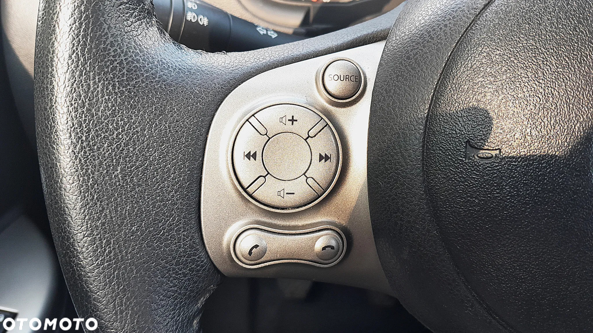 Nissan Micra 1.2 Tekna - 11