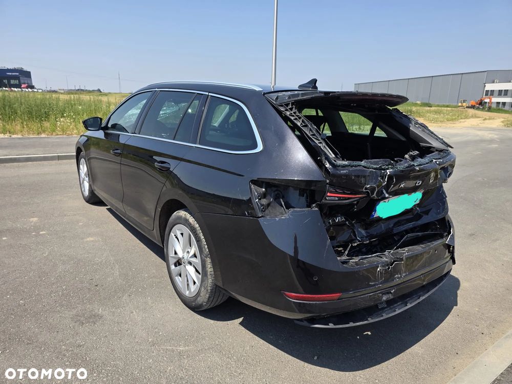 Skoda Octavia 2.0 TDI DSG Edition - 6