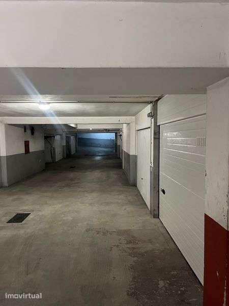 Arrendo garagem fechada centro de Vila Verde - Grande imagem: 3/3
