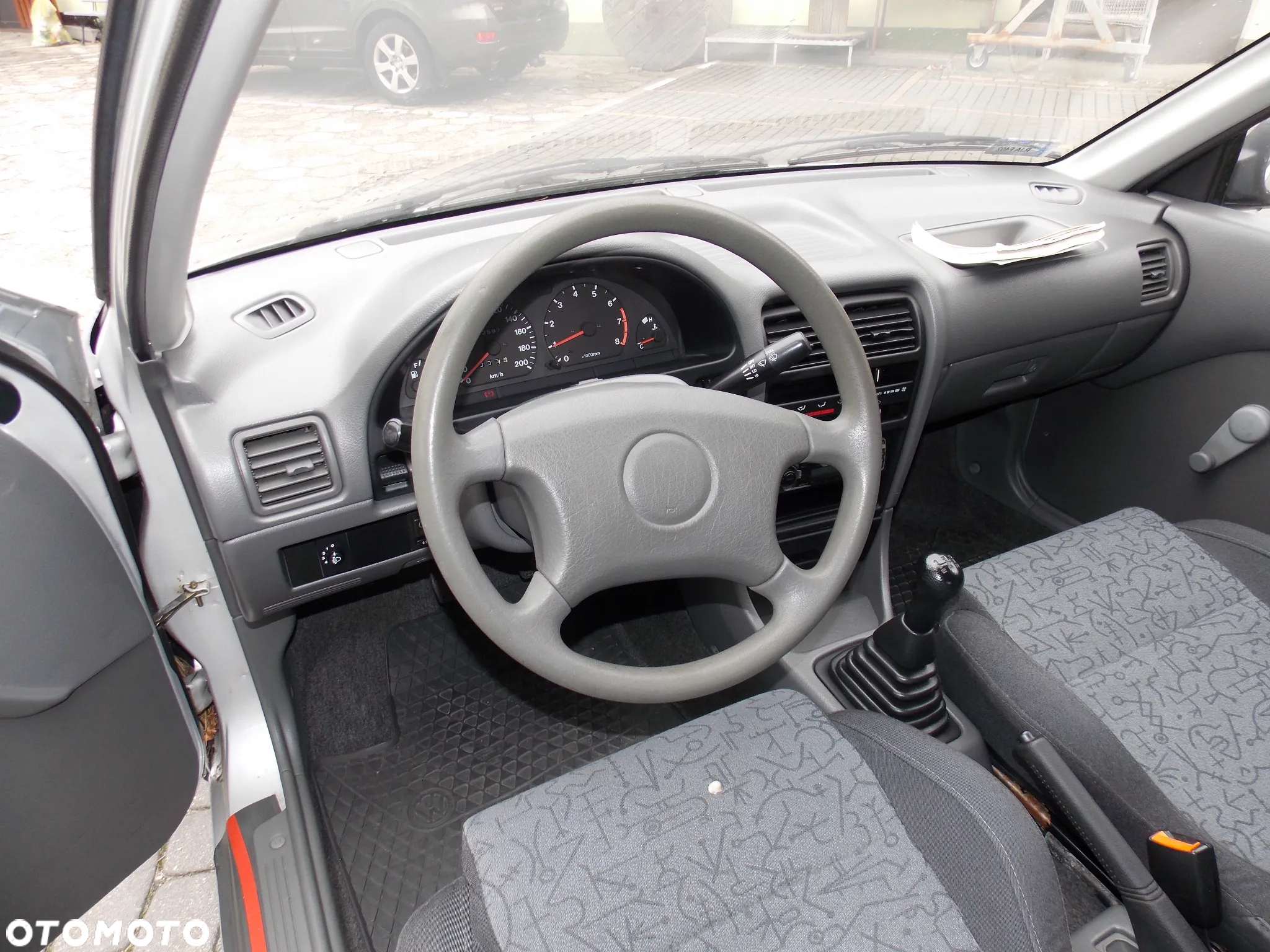 Suzuki Swift 1.0 GL - 12