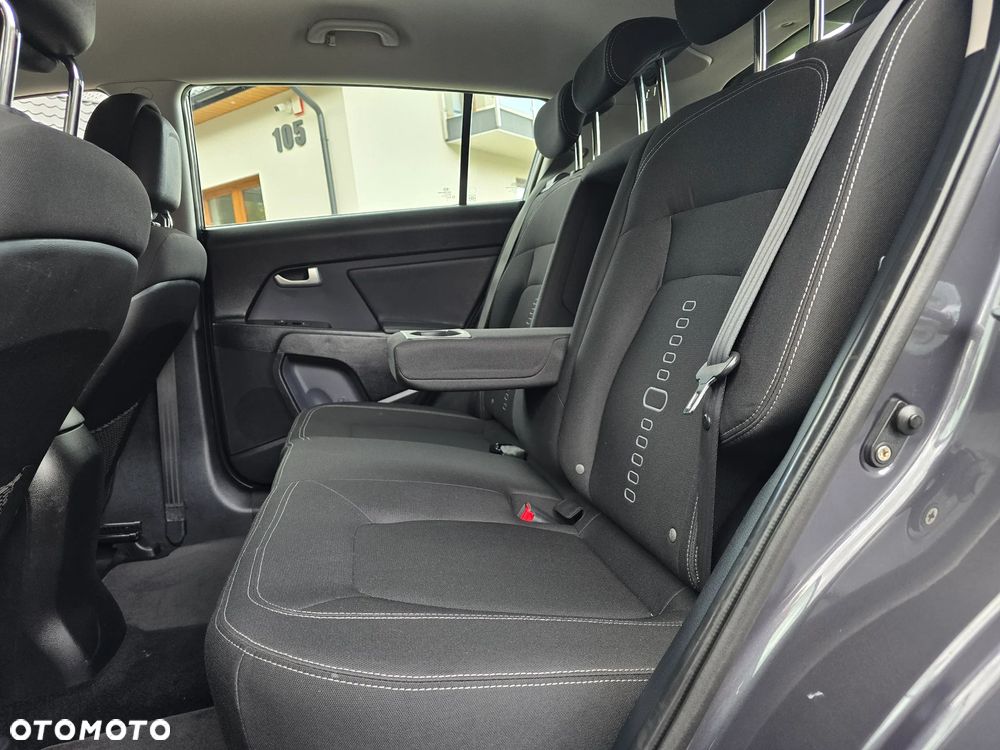 Kia Sportage 2.0 L - 30