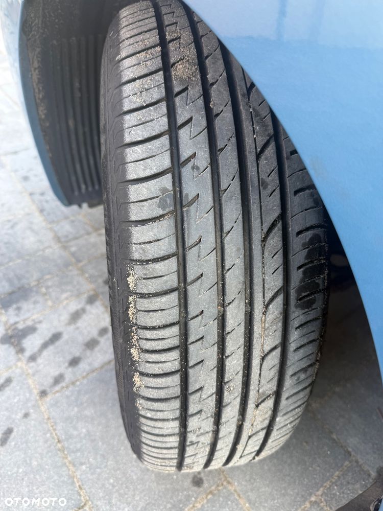 Hyundai i30 blue Kombi 1.6 CRDi YES Gold - 30