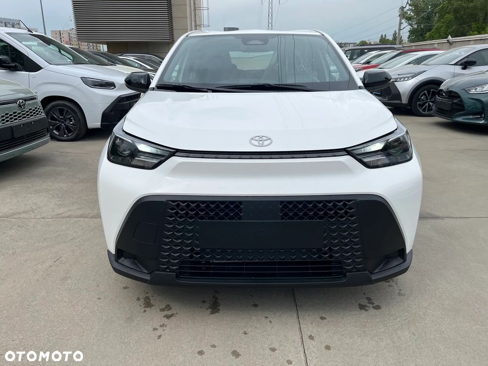 Toyota Aygo X Hybrid 1.5 Active e-CVT - 2