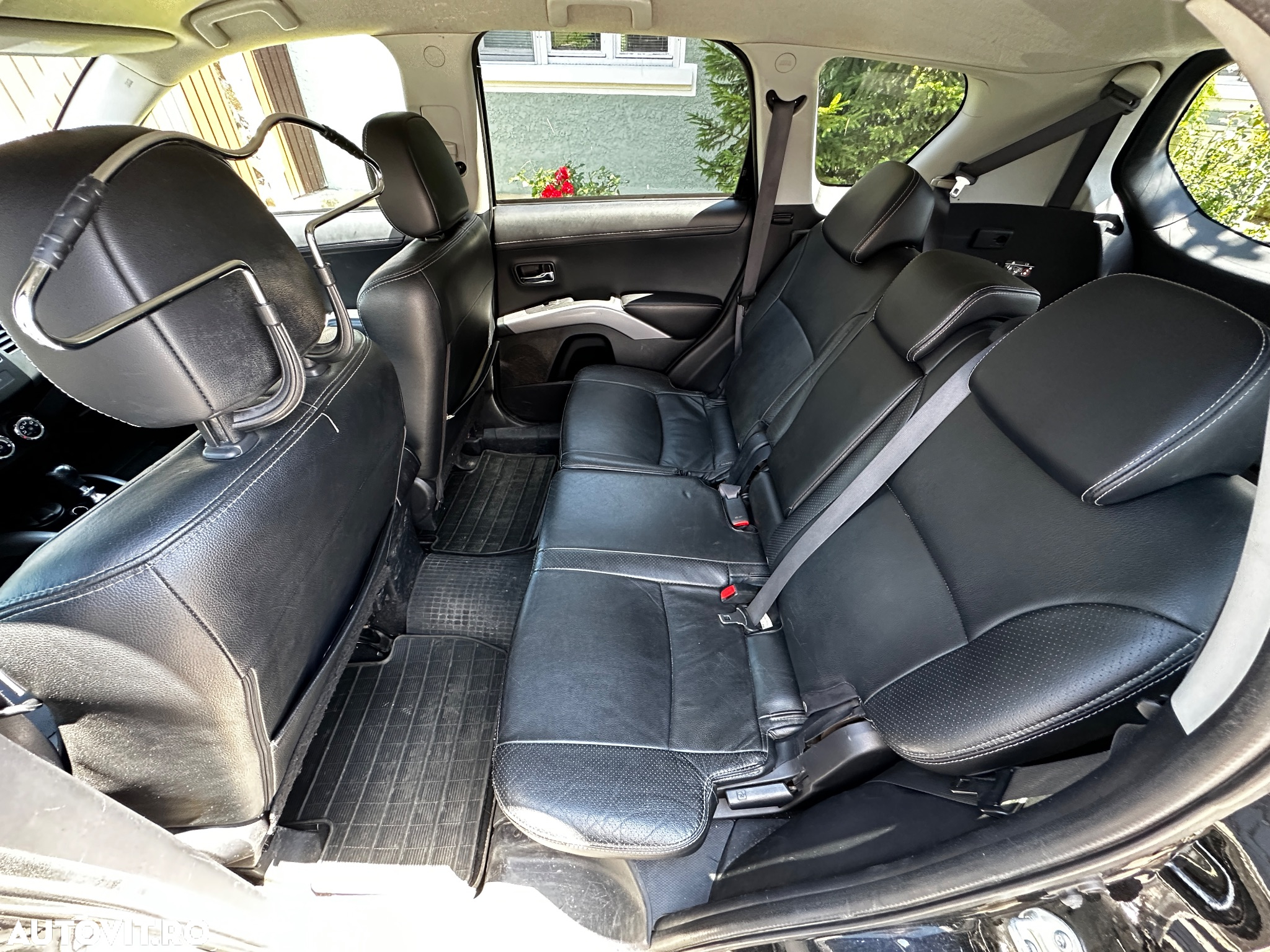 Mitsubishi Outlander - 13