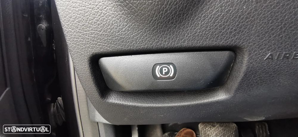 Mercedes-Benz E 250 BlueTEC 4Matic 7G-TRONIC Edition - 23