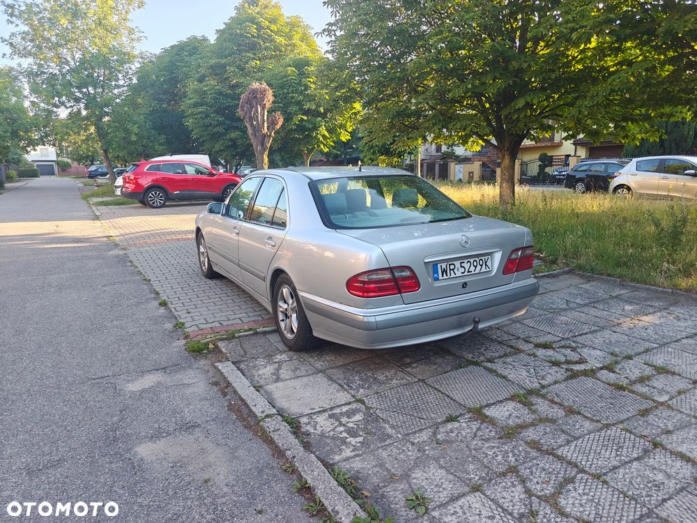 Mercedes-Benz Klasa E 220 CDI Classic - 3