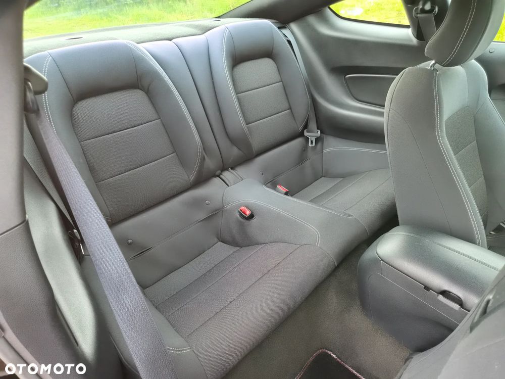 Ford Mustang 3.7 V6 - 11