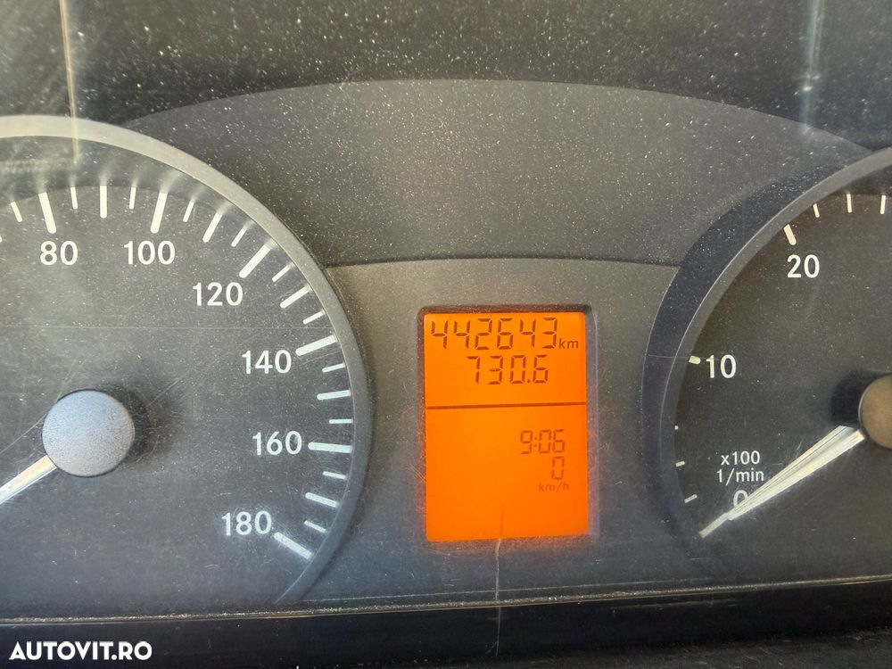 Mercedes-Benz Sprinter - 10
