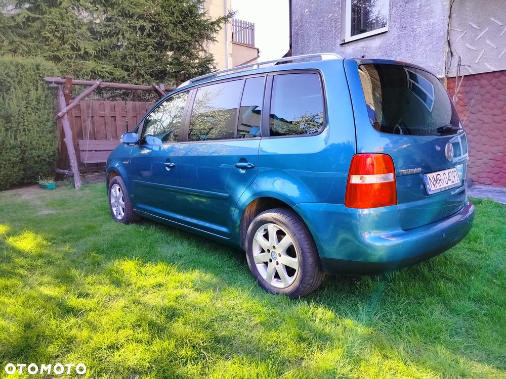 Volkswagen Touran - 13