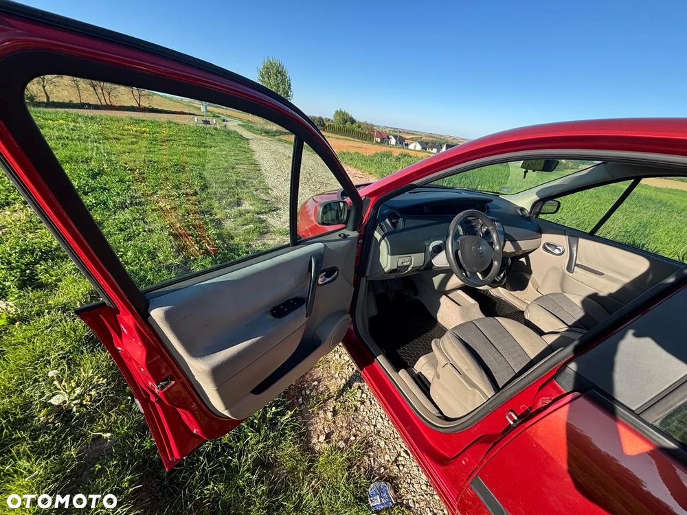 Renault Scenic 1.9 dCi FAP Avantage - 28