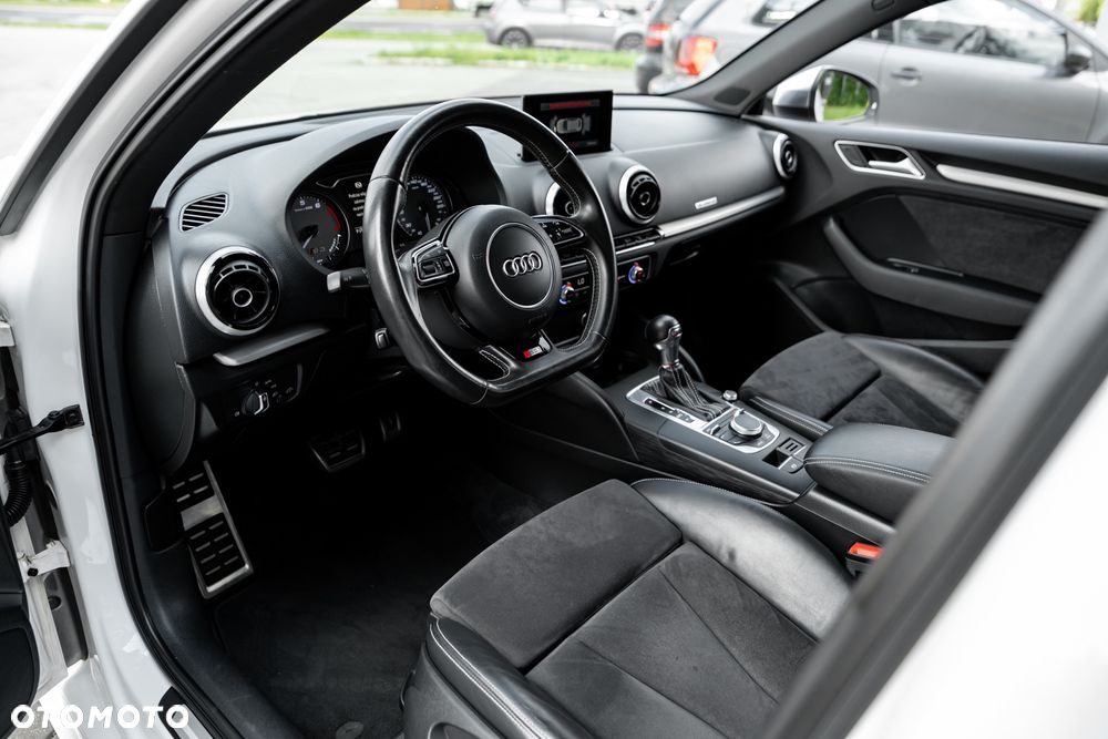 Audi S3 Sportback S tronic - 17