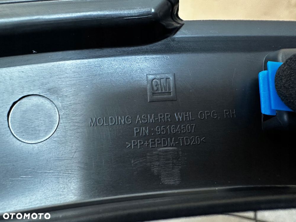 listwa błotnika prawy tył opel mokka x 2015- 95164507 - 5