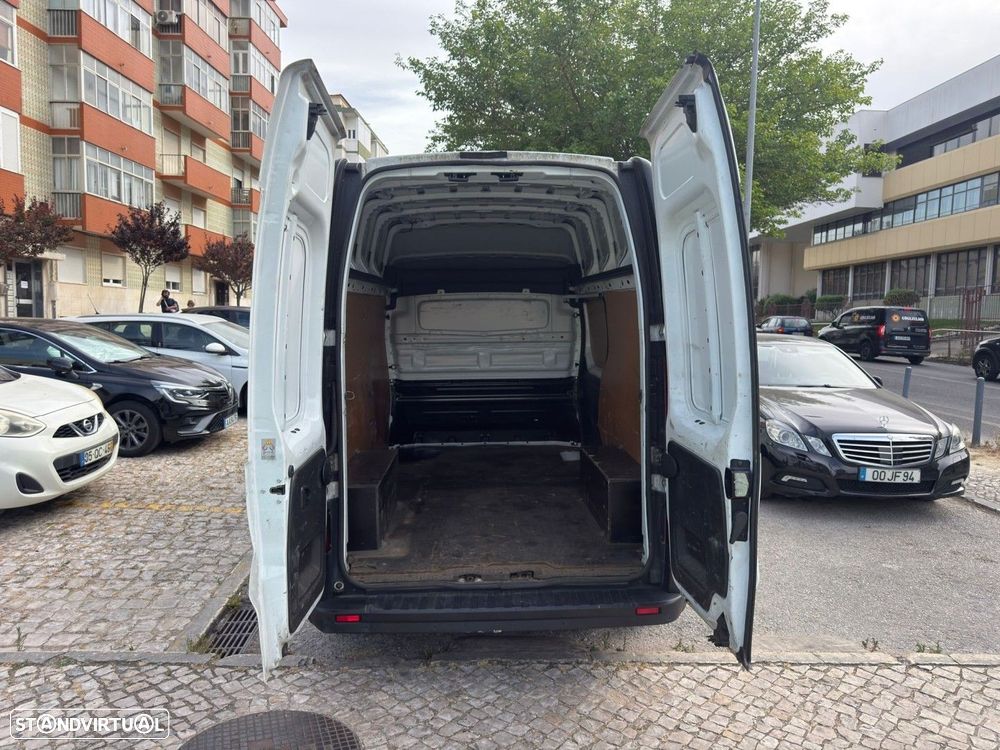 Renault Trafic 2.0 dCi L2H2 1.2T - 11