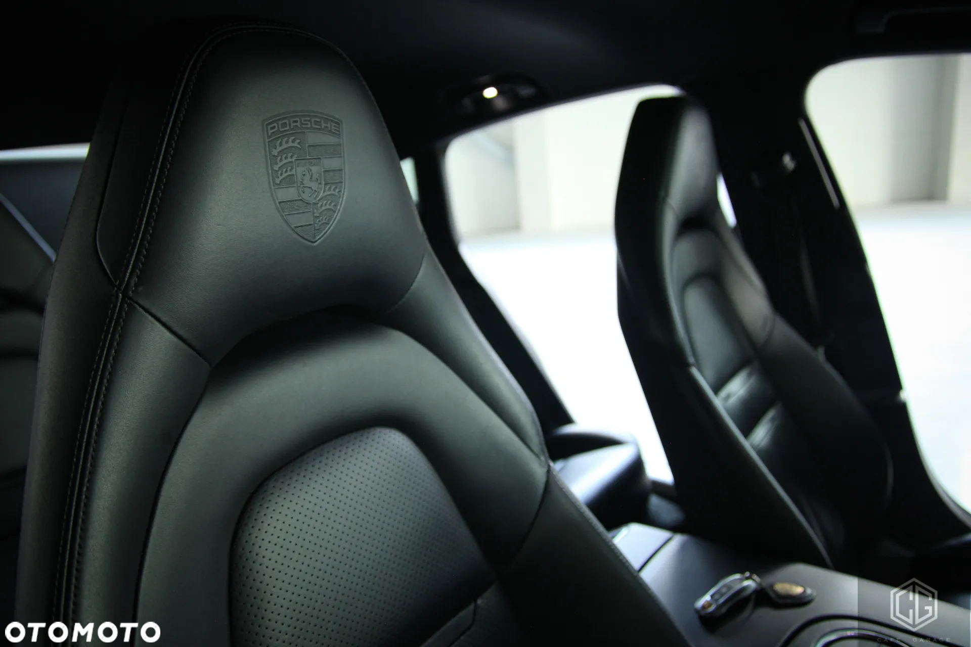 Porsche Panamera 4 - 30