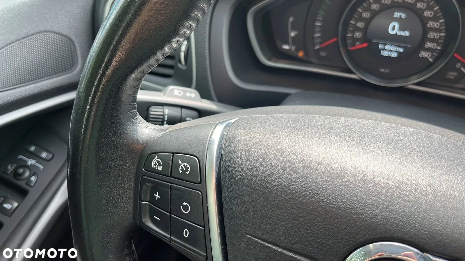 Volvo V40 D3 Drive-E Momentum - 17