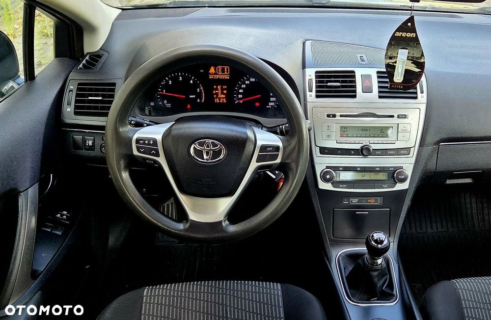 Toyota Avensis 2.0 D-4D Sol - 17
