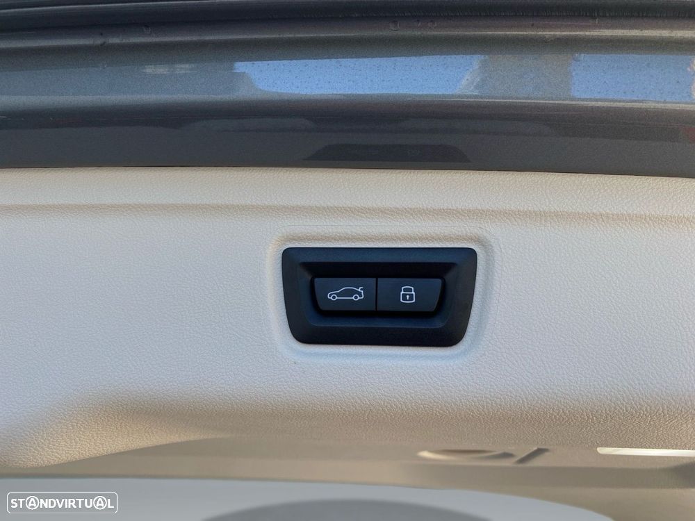 BMW 330 e Auto - 23