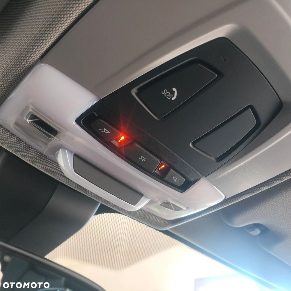 BMW X1 sDrive18d - 12