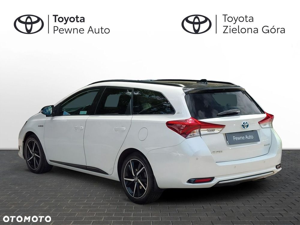 Toyota Auris - 4