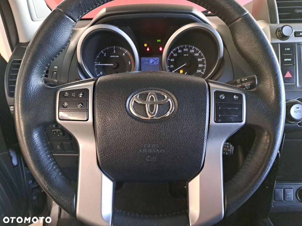 Toyota Land Cruiser - 32