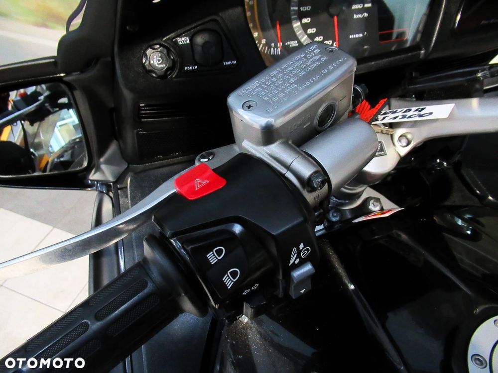 Honda ST - 9