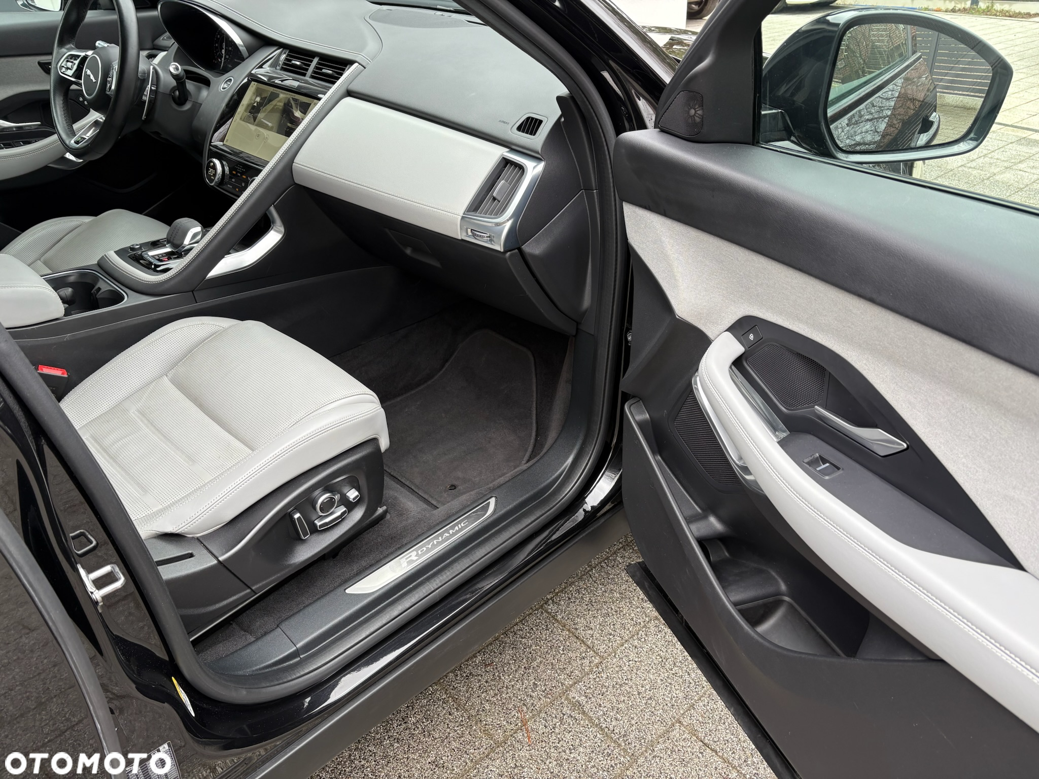 Jaguar E-Pace D165 AWD R-Dynamic S - 18
