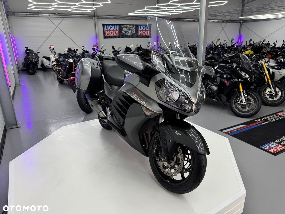 Kawasaki GTR - 39