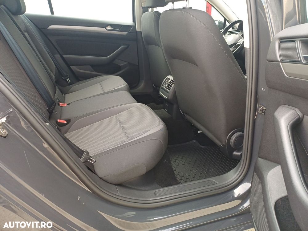 Volkswagen Passat 1.5 TSI ACT Advance - 21