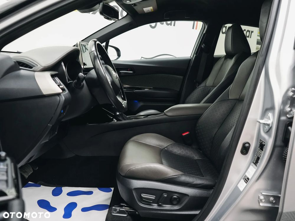 Toyota C-HR - 11