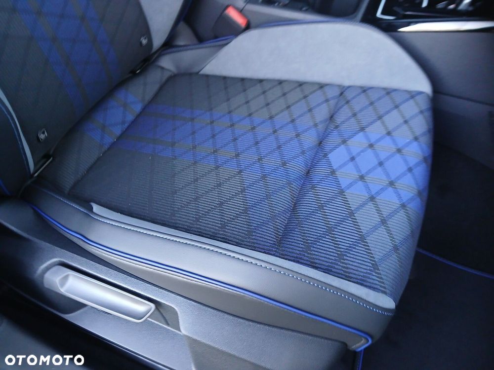 Volkswagen Golf - 16
