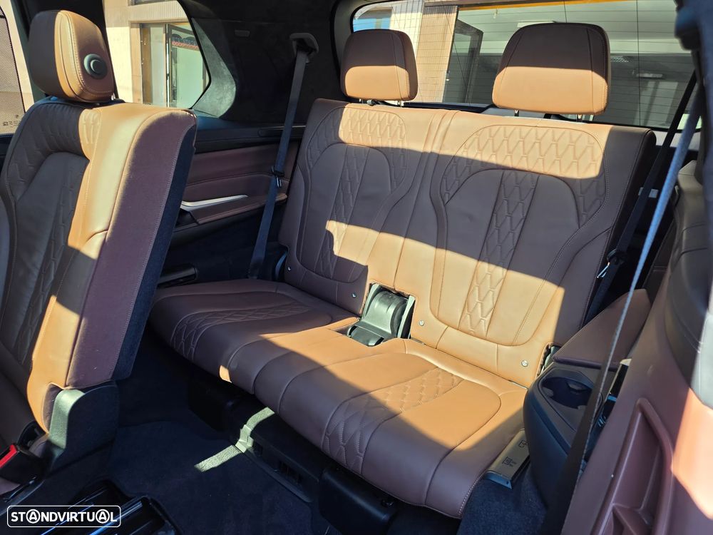 BMW X7 30 d xDrive Pack M - 29