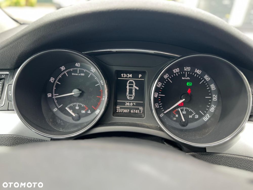 Skoda Superb 1.8 TSI Ambition DSG - 23