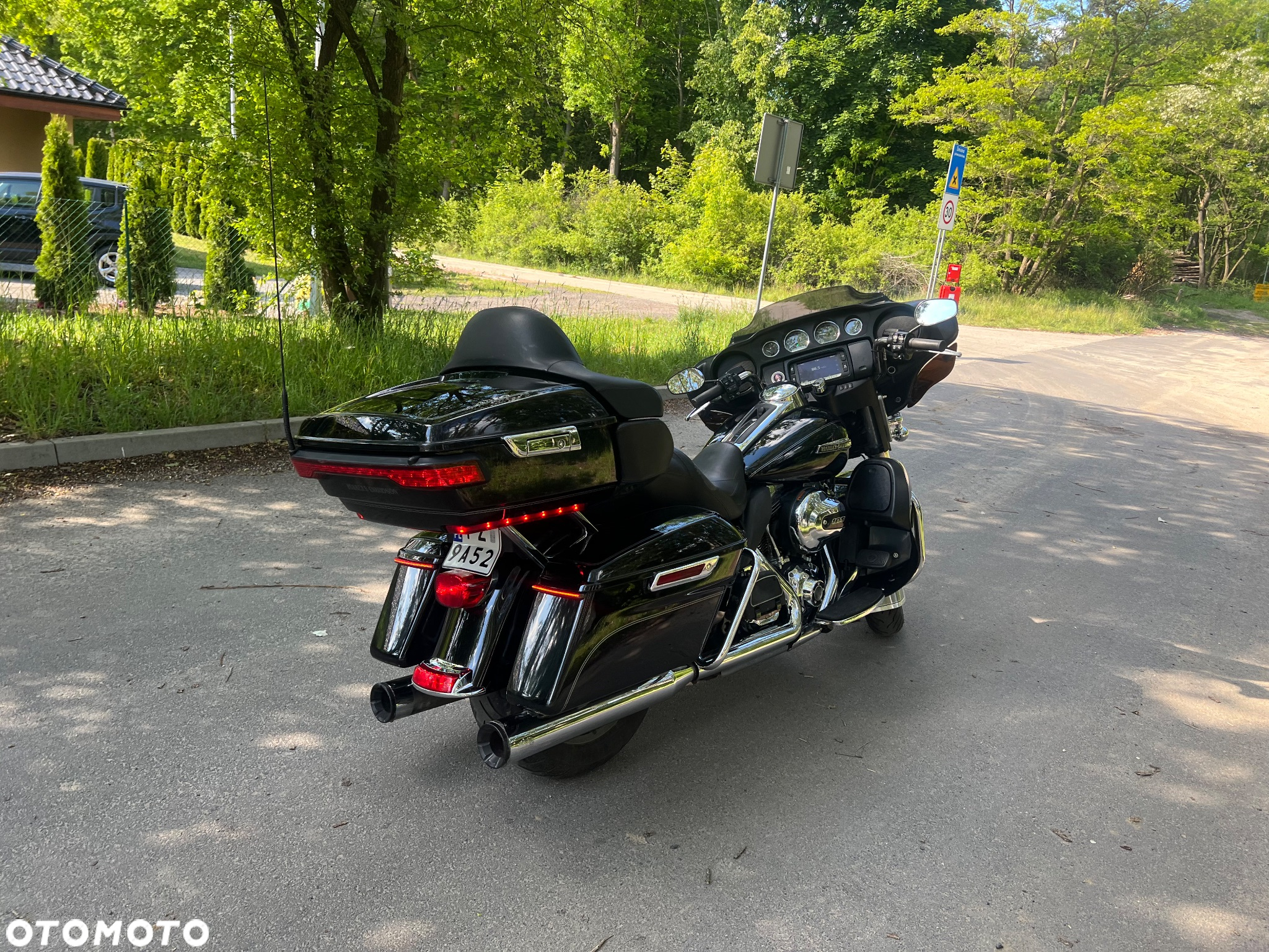 Harley-Davidson FLH Electra Glide - 12