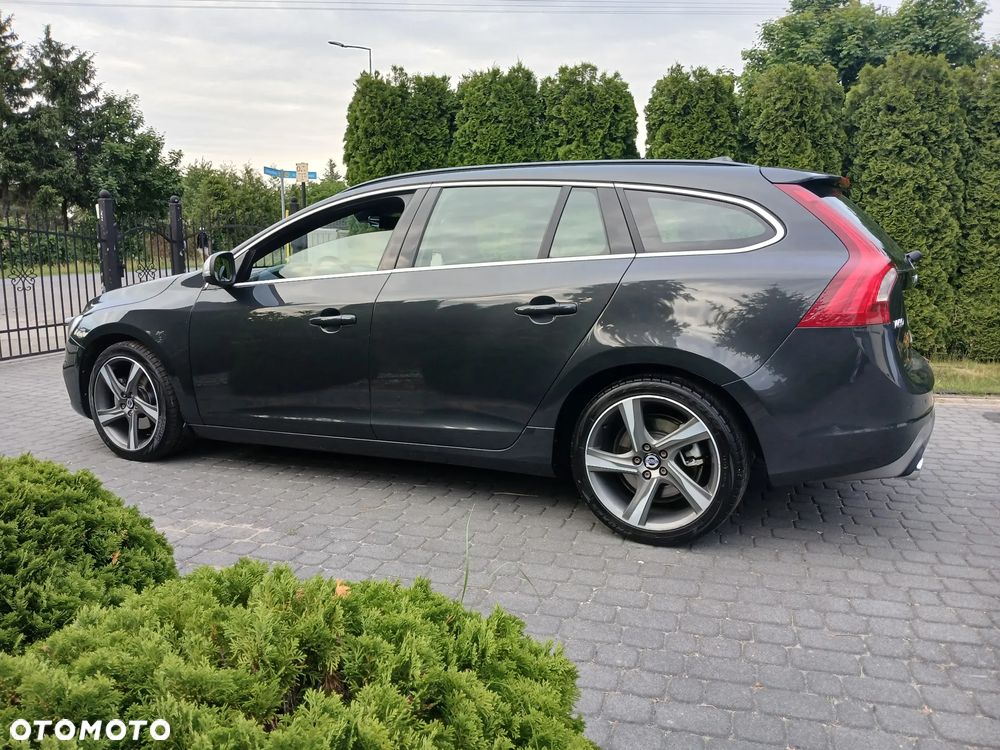 Volvo V60 D3 R-Design - 22