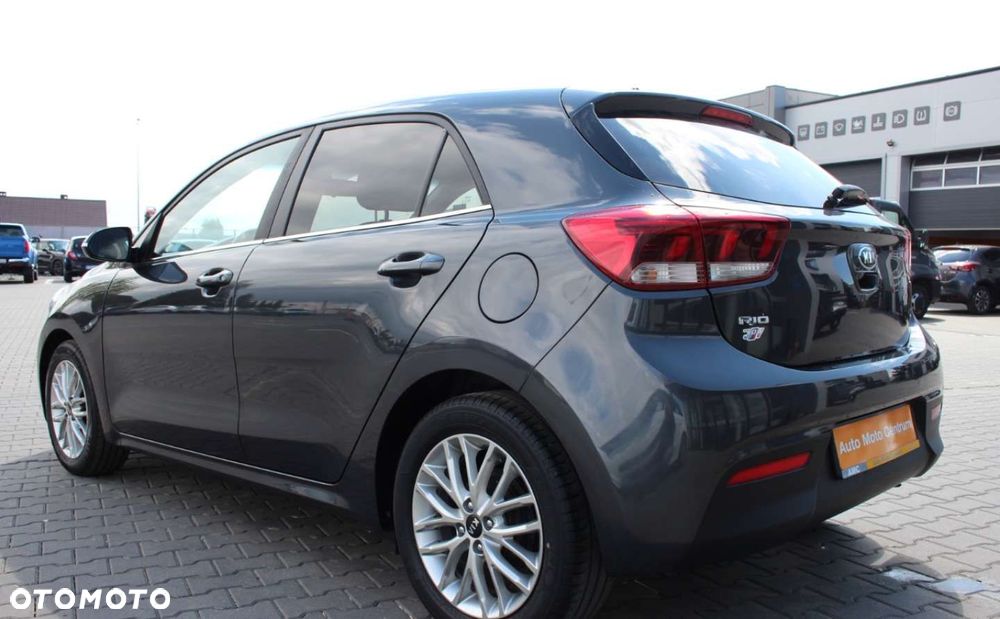 Kia Rio - 8